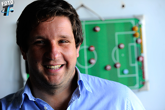 El Profe violeta contó su vida desde el esfuerzo y la profesión en el fútbol. 