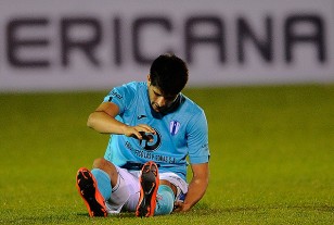 Matías Duffard se toma el posterior izquierdo.