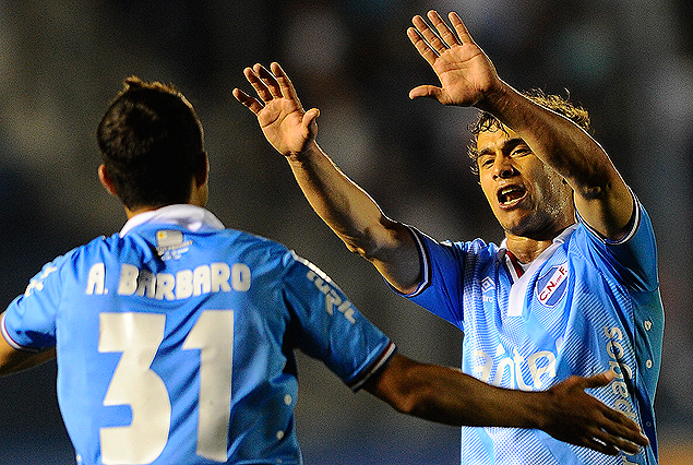 Sebastián Fernández, figura y gol para Nacional.