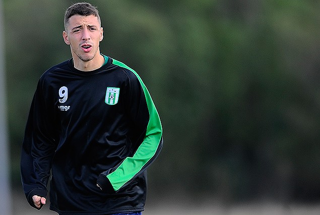 Si a último momento no puede jugar Líber Quiñones, Renzo López será su sustituto.