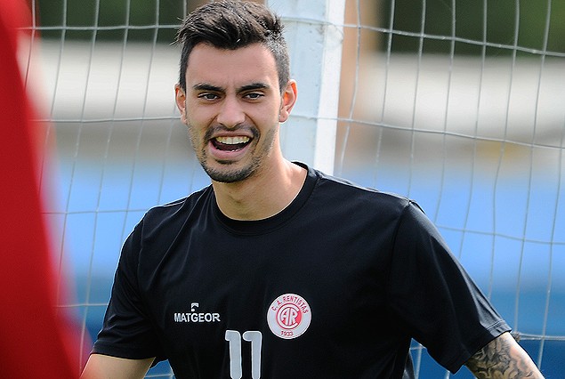 Gonzalo Mastriani, con chance de tener minutos entre los titulares del rojo.