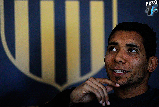 Palacios, del banco a la cancha, con el gol en la mira. 