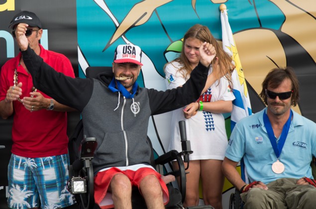 Jesse Billauer, campeón mundial y Juancho De Posadas, con el bronce en el cuello. Foto: ISA / Reynolds