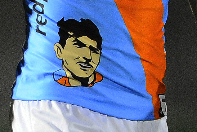 El rostro del inolvidable Alcides Edgardo Ghiggia dibujado en la camiseta de Sud América.