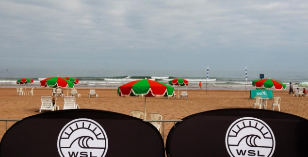 La playa de competencia hoy, con poco oleaje. Mañana se realizará un nuevo llamado a competidores a las 6:00 am de Uruguay. Foto: WSL/Masurel