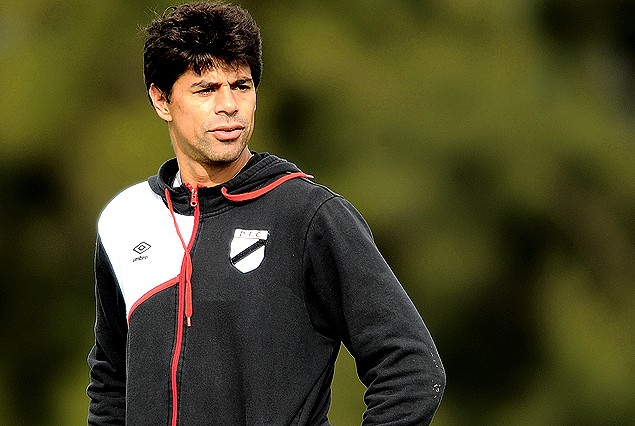 Carlos Grossmuller retorna a la titularidad en el medio danubiano.