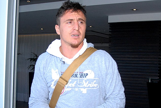 Cristian “Cebolla” Rodríguez no jugará los amistosos y volverá a Argentina par seguir el tratamiento de la lesión.