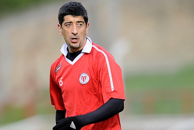 Cristian "Killy" González, el capitán y la cuota de experiencia en los once de J.R.