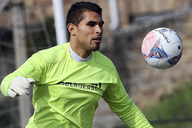 Darío Silva, arquero de El Tanque Sisley, que pasa por gran momento.
