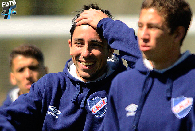 Jorge Fucile integrado al grupo, recuperado del dolor muscular.