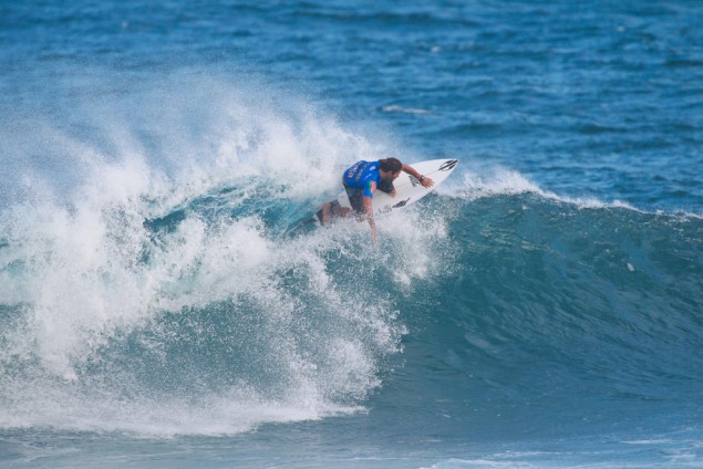 Giorgi con un gran floater para avanzar a la segunda ronda hoy en el Sata Azores Pro. Foto: WSL/Masurel