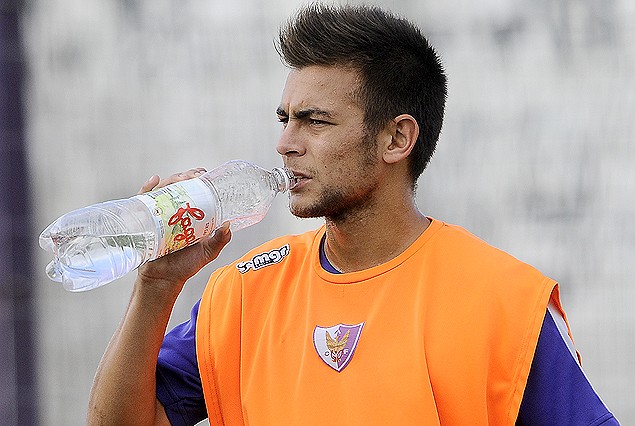 Gonzalo Papa diferenciado y en duda. 