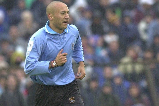 Javier Chevantón, el goleador, anunció el final de su carrera a los 35 años.