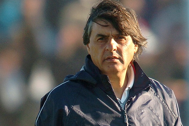 Luis González, será el técnico de los de La Curva al menos hasta diciembre. Asume este martes, con Julio Penino, Lorenzo Carrabs y el profesor Alejandro Valenzuela.