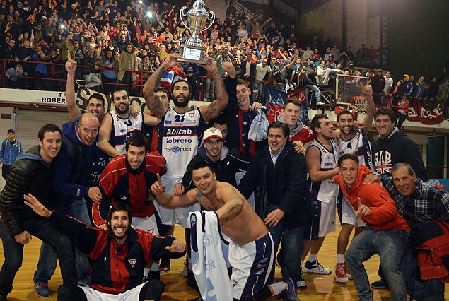 Sayago jugará en la Liga 2016. Logró el tercer ascenso del Metro.