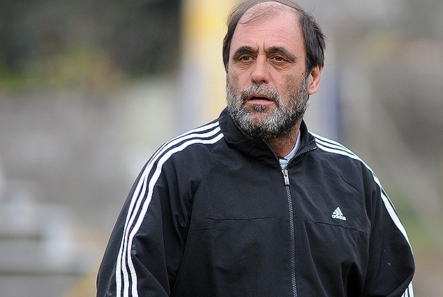 Vito Beato, DT de Villa Teresa.