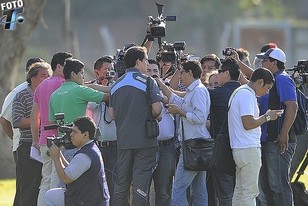 El Jefe de Prensa de la AUF, Matías Faral, dio satisfacción al reclamo de los comunicadores colombianos.