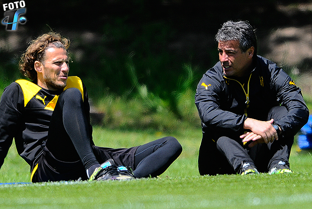 Diego Forlán y Pablo Bengoechea en Los Aromos, de la gran jugada al golazo en Belvedere.