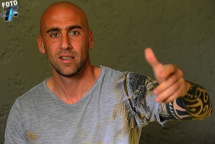 El zaguero y el pulgar arriba a la ilusión de los aurinegros. 