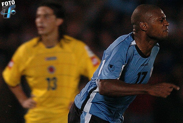 La extraordinaria jornada  celeste de Marcelo Danubio Zalayeta, 4 de setiembre del 2005, cuando anotó los tres goles en la victoria ante Colombia en el Estadio 3:2.