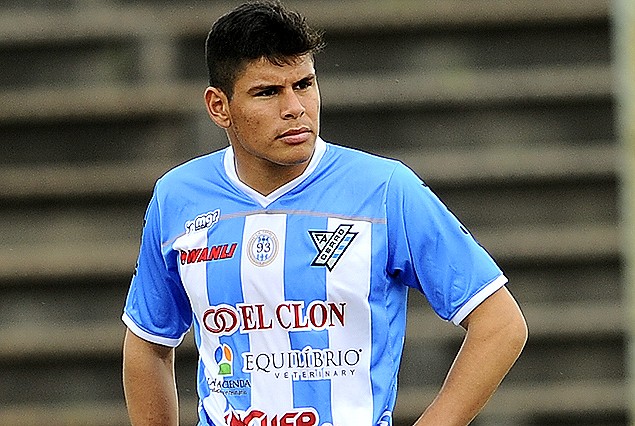 Agustín Sant' Anna, lateral-volante de Cerro. 