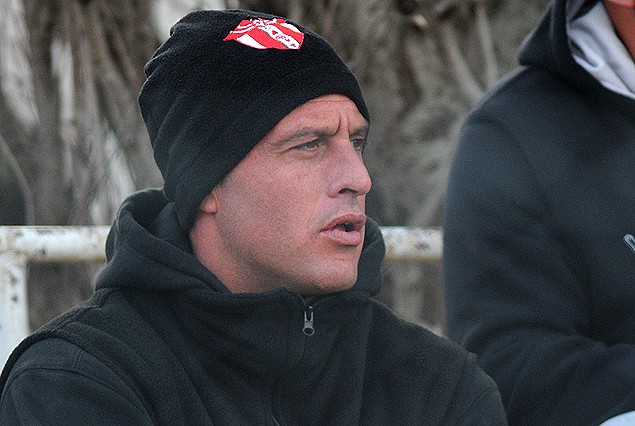 Omar Pérez como un hincha más. 