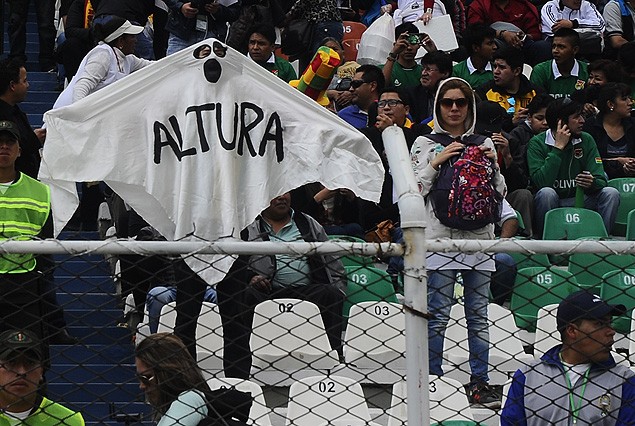 El fantasma de la altura apareció en la tribuna del Estadio Hernando Siles. Por suerte se lo comieron los leones celestes.