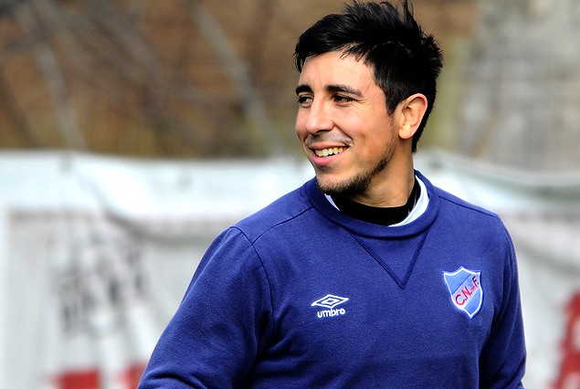 Jorge Fucile a la cancha el domingo en el Parque.