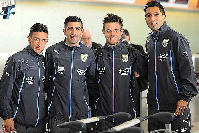 Los cuatro jugadores que viajaron de Montevideo: Brian Lozano, Michael Santos, Nahitan Nandez y Martín Campaña.