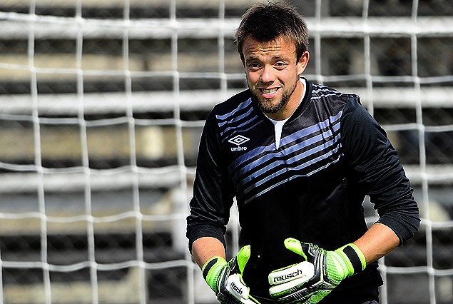 Leonardo Burián, seguridad en el arco bohemio.