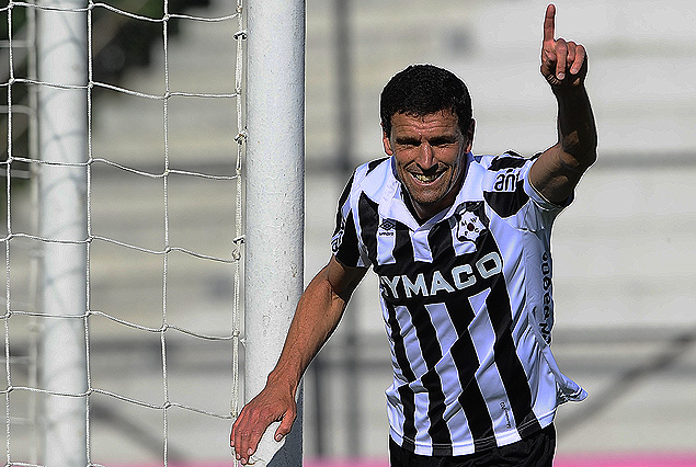 Diego Scotti puso arriba a Wanderers en el Parque Viera con gol en el final del primer tiempo. 