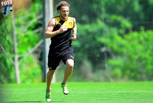 Diego Forlán al trote en el regenerativo del martes. 