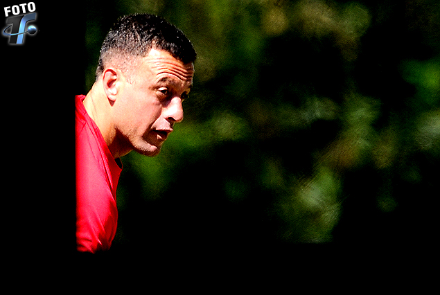 Omar Pérez volvió a jugar y se vislumbra con chance de ingresar en los once.