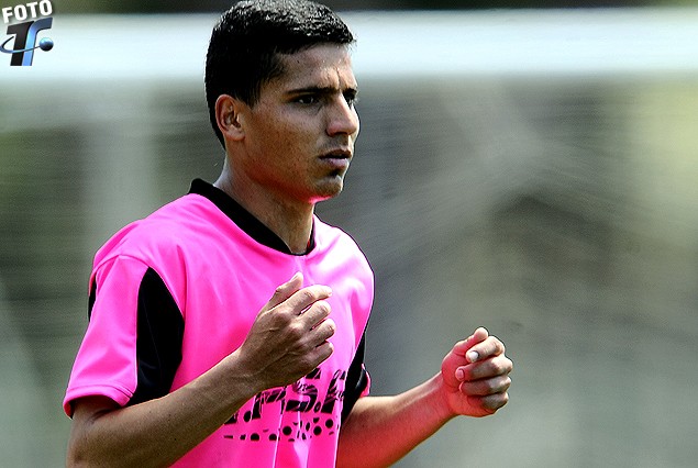 Fernando Arismendi, volante buzón. 