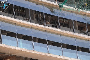 Los Palcos en la colocación de los vidrios. 