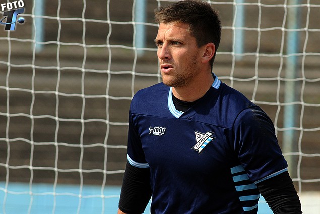 Sebastián Fuentes, el candado de Cerro y orgullo de la familia.