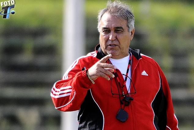 Julio César Antúnez, DT de El Tanque Sisley. 