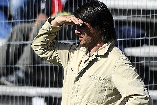 Valentín VIllazán, DT de Rentistas. 