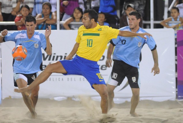 Tenfield.com » Fútbol playa: Uruguay perdió contra los mejores