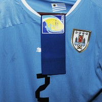 La camiseta Nro. 2 es del Capitán Diego Lugano.