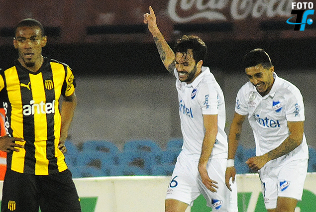 Peñarol 1-0 Nacional resumen y goles expulsiones video fecha 4