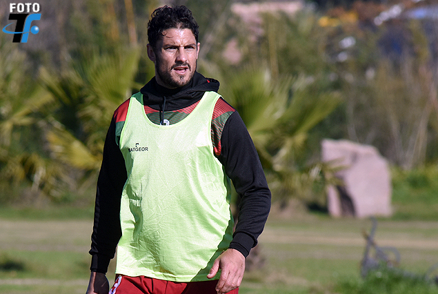 » Darío Flores apronta la firma